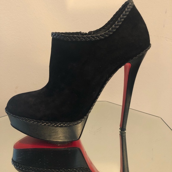 Christian Louboutin - Picture 5 of 6